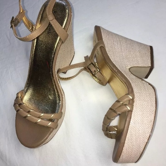 Kate Spade Platform heels ๐ด - Picture 1 of 3